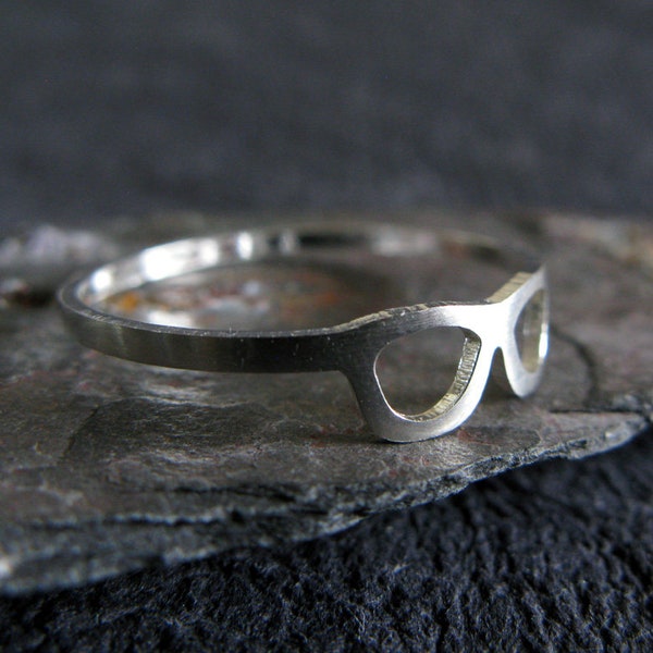 Minuscules lunettes bague argent sterling