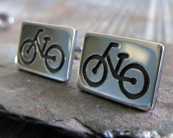Pendientes de botón con forma de bicicleta de ciclista, hechos a mano en plata de ley.