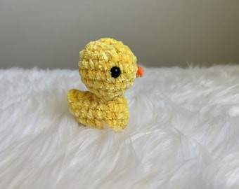 Mini peluche canard, mini canard au crochet, canard au crochet, cadeau canard, You've Been Ducked, animal au crochet, cadeau Tween, animaux de compagnie de bureau, animal de compagnie de poche