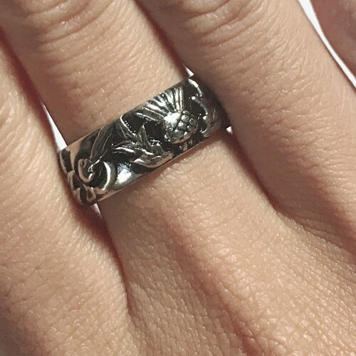 Thistle & Knot Bathtub Band © Filigree Wedding Ring Etsy