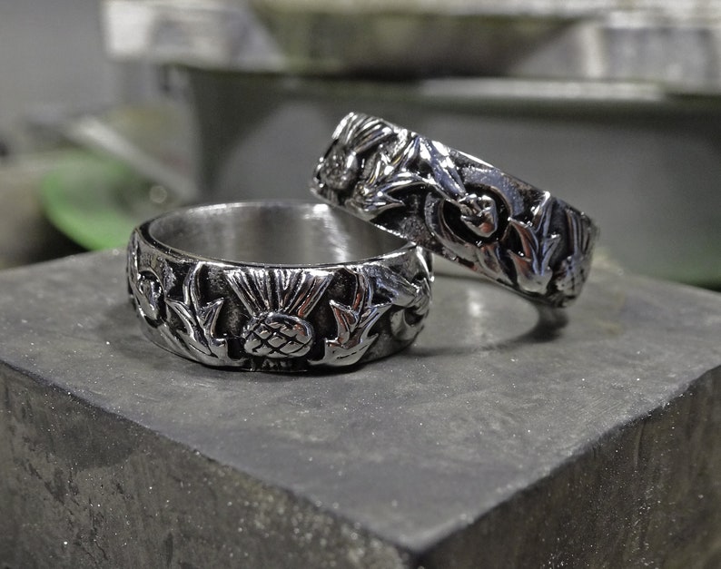 Thistle & Knot Bathtub Band © Filigree Wedding Ring Etsy