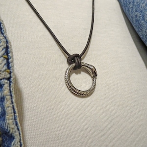 Ouroboros - Collier ou bague - Acier inoxydable - Cuir - Mythologie celtique - Eternité - Infini - Alchemy Outlander, Snake Eating Tail