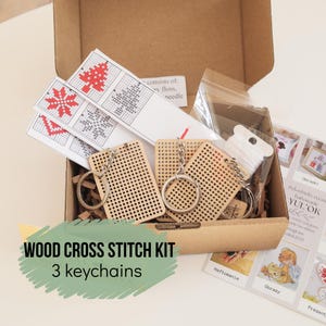KIT de llavero de punto de cruz DIY - Kit de 3 llaveros bordados para principiantes - Kits de manualidades para niños de 6 años en adelante - Kit de manualidades de regalo DIY
