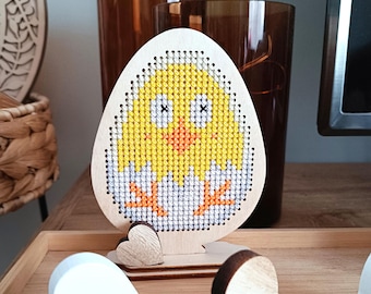 Houten kruissteek paasei - schattige paaskip - Pasen handborduurtafeldecor - housewarmingcadeau