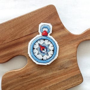 Cute mini cross stitch PATTERN for beginner - Tiny compass hand embroidery pattern PDF - Nautical decor - Simple counted cross stitch