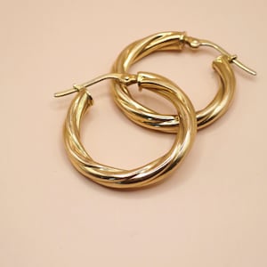 Preloved Vintage 14k Yellow Twisted Circle Design Hoop Earrings, 3.4grams