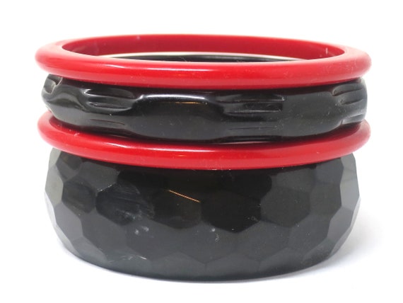 Vintage Faceted and Carve Black & Red Bakelite Ba… - image 3