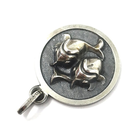 Vintage Sterling Silver Pisces The Fish Zodiac Sign C… - Gem