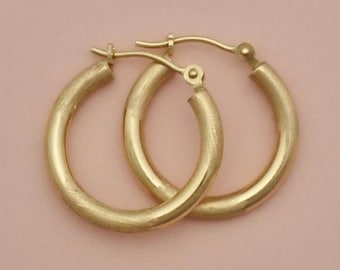 Preloved Vintage 14k Yellow Gold Diamond-Cut & Semi-Satin Hoop Earrings