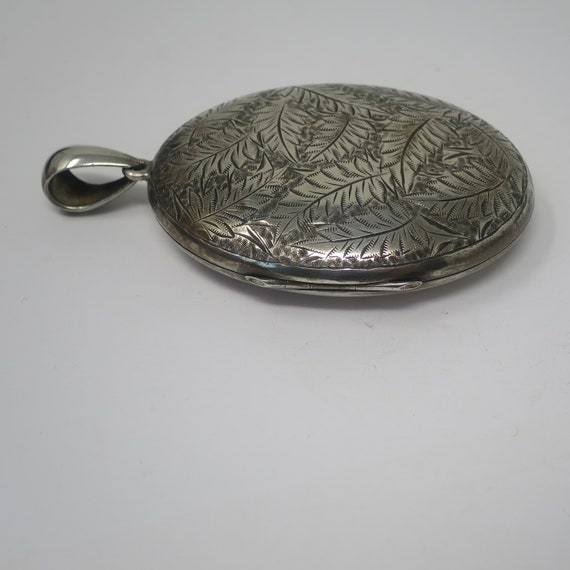 1881 Victorian Birmingham Oval Engraved Leaf Ster… - image 5