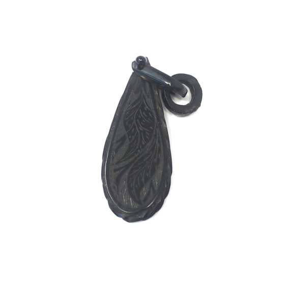 Victorian Carved Whitby Jet Mourning Pendant with… - image 3