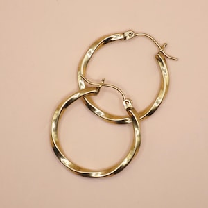 Preloved Vintage 14k Yellow Solid Gold Twisted Circle Design Hoop Earrings, 2.3grams