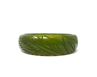 Vintage Carved Leaf Leaves Semi Transparent Olive Green Bakelite Bangle Bracelet