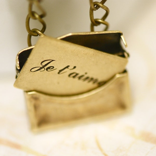 Je t'aime locket envelope necklace - small - Made In USA brass