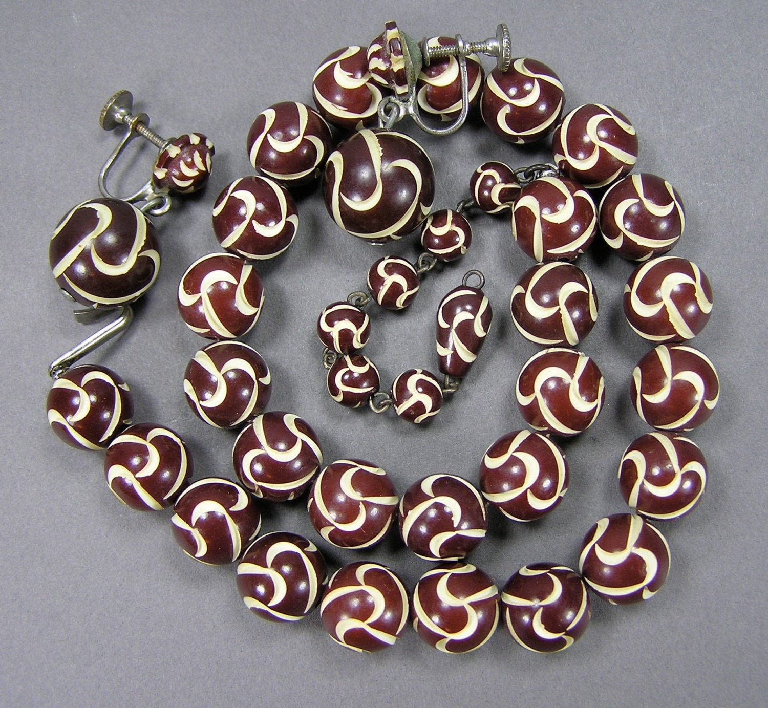 Lot De 6 Perles Anciennes En Galalithe Sculptée - Occasion, Matière Vintage, Pour Création Bijoux