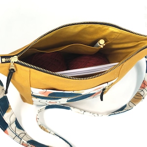 Elsie Crossbody Bag PDF Sewing Pattern, a Zip Top Bag with 3 Handy Pockets image 3
