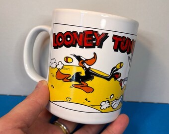 Looney Tunes - Vintage Tasse - 1990er Jahre - Daffy Duck - Bugs Bunny - Sylvester - Teddy - Big Egg Race - Warner Brothers - Neuheit Tasse - Kilncraft