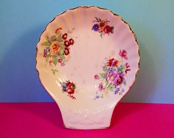 Royal Doulton - Small Trinket Dish - Shell Shaped Dish - Shallow Dish - Floral Pattern - Vintage Home