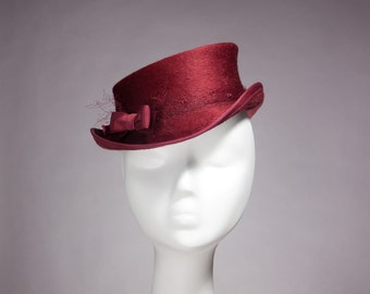 Mini Top Hat 'Yvette' in Cherry Red Pink