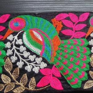 Passementerie oiseaux verts, Passementerie broderie sari, Passementerie Kutch fait main