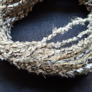 2mm Natural Mulberry Dyed Silk Fabric Hemmed Cording, Rustic Silk Yarn, Sari Ribbon, Hemmed Silk Rope, Jewelry Twine, Silk String, Art Cord imagem 4