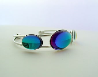 Pulsera de puño azul Bermuda Pulsera de puño con cabujón azul Bermuda de cristal vintage Pulsera Colores del Arcoíris
