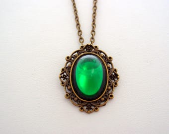 Victorian Style, Emerald Green Necklace, Emerald Green Pendant, Green Necklace, Victorian Jewelry