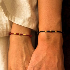 Pulsera tibetana a juego para parejas, pulsera de hilo rojo con cuentas doradas, amuleto protector de la suerte, regalo espiritual budista.