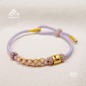 Pulseira trançada tibetana com inicial personalizada | Joias minimalistas Lucky Flower Knots, presente para mãe e avó, presente de dia das mães, presente de mãe