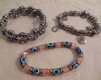 Mixed lot of three (3) vintage bracelets circa 2000 - versatile collection