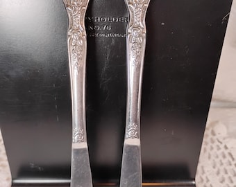 Ensemble de 2 couteaux de table normands en acier inoxydable Fabriqués au Japon, manches ornés