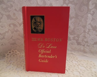 vintage Old Mr. Boston DeLuxe Official  Bartender's guide dated 1966 from Town Edge Liquor Store, Union & Orchard Park Rds, Orchard Park, NY