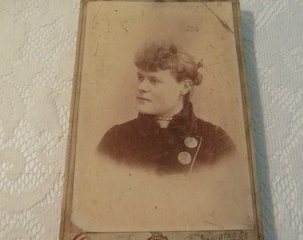 antique photo of woman on cabinet card "Carson" "Hornellsville, NY" circa 1900s