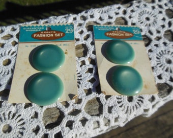 vintage shank buttons NEW old stock "Grants Fashion" large pretty aqua colored  Lot of (4) new old stock buttons stil on original hang cards