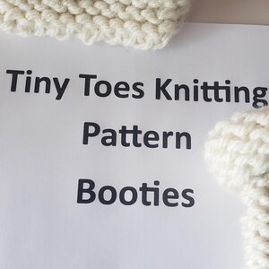 Super Easy Baby Bootie Knitting PATTERN, Quick and Easy, Beginning Knitter, Fast Baby Bootie DOWNLOAD PATTERN, sizes preemie-12 month