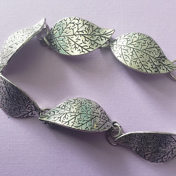 LEAF bracelet with detail, Silver Leaf Bracelet