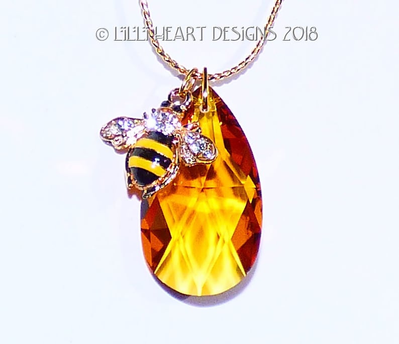 Crystal bee necklace Clearance