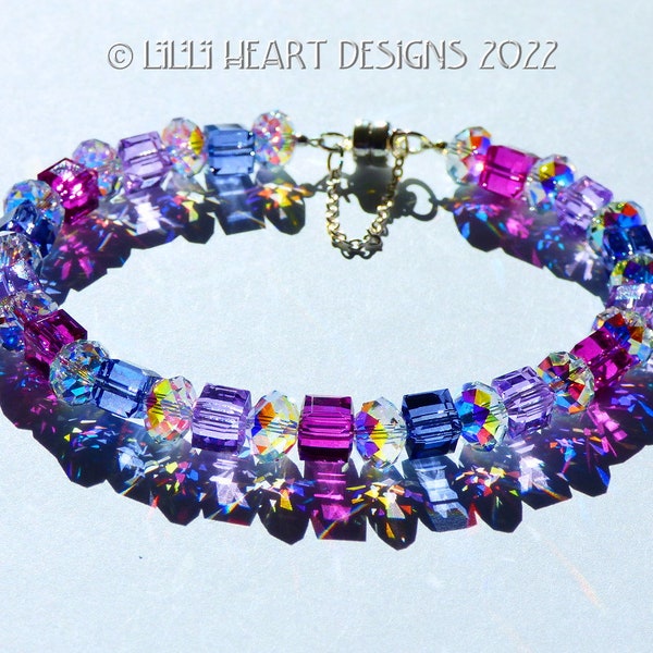 Bracelet en cristal Swarovski Perles cubiques violettes, tanzanites et fuchsia + Briolettes aurores boréales pour robes ou jeans Lilli Heart Designs