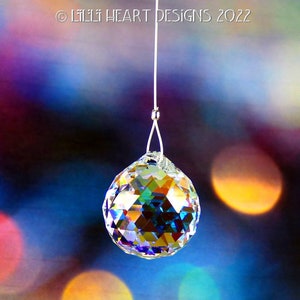 Swarovski Crystal 20mm Aurora Borealis 8558 Logo Ball Car Charm Suncatcher Rainbow Maker Klaar om op te hangen Gift Boxed Prism Lilli Heart Designs