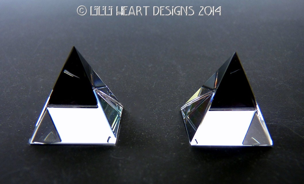 小さなクリスタルクリアオーストリアピラミッド 20 mm ギフトボックス