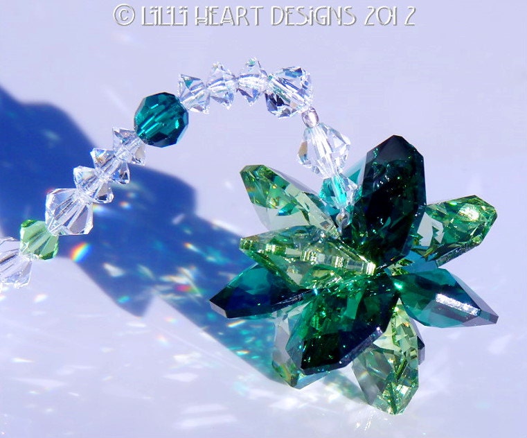 スワロフスキークリスタルサンキャッチャー エメラルドグリーンと