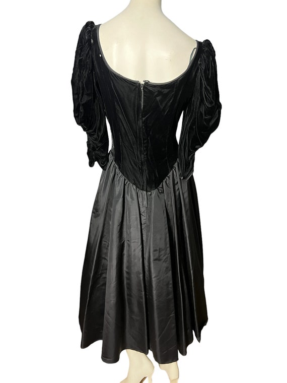 Vintage 80’s Gunne Sax dress 13 black velvet - image 6