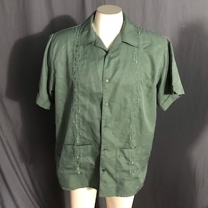 Vintage Guayabera green embroidered shirt L