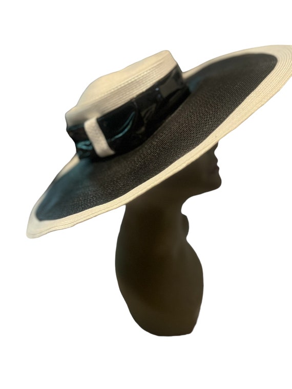 Vintage 60's black & white straw hat huge Sandra - image 4