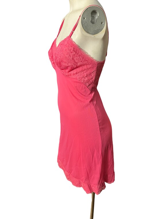 Vintage 70's pink full slip S 32 Vanity Fair - image 6