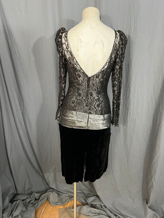 Vintage 80's black and gray drop waist lace and v… - image 5