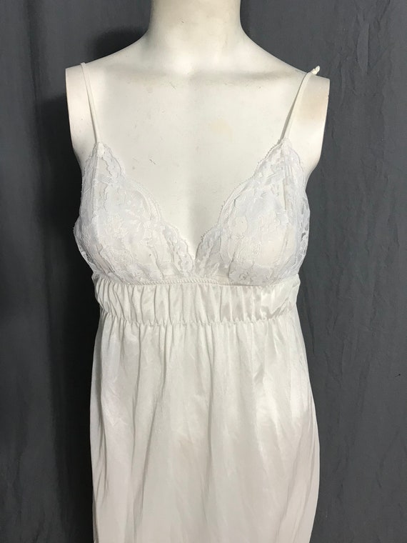 Vintage 1970’s long nightgown small - image 2