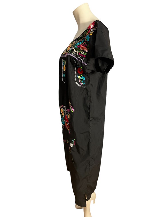 Vintage black embroidered Mexican dress M L - image 6