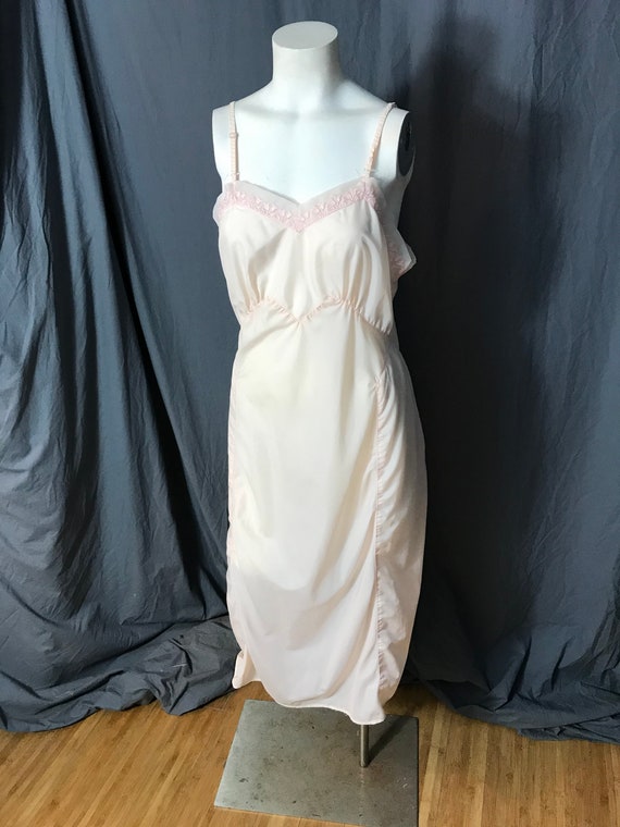 Vintage 1950’s Miss Swank pink full slip 36 M - image 2