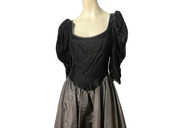 Vintage 80’s Gunne Sax dress 13 black velvet - image 1